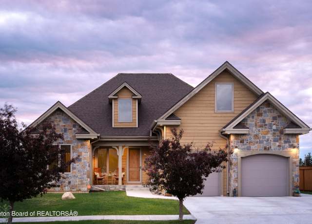Property at 70 Baywood Dr, Driggs, ID 83422, 4 beds, 3 baths