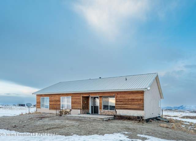 Property at 5 Mark Cir, Boulder, WY 82923, 4 beds, 2 baths