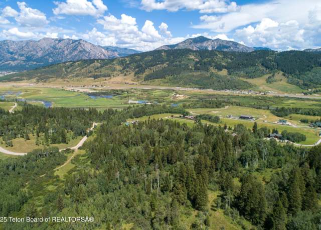 Property at 791 Lonesome Dove Trl, Alpine, WY 83128