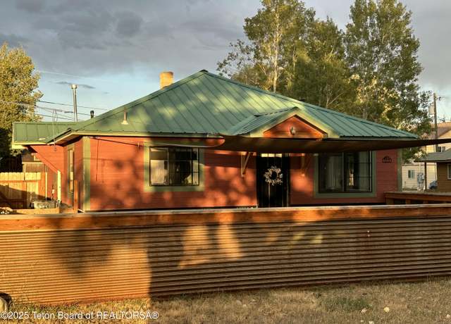 Property at 315 S Fremont Ave, Pinedale, WY 82941, 3 beds, 1 bath