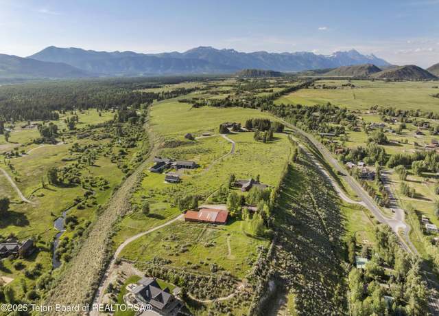 Property at 4150,4200 S Hufsmith Rd, Jackson, WY 83001, 7 beds, 3.5 baths