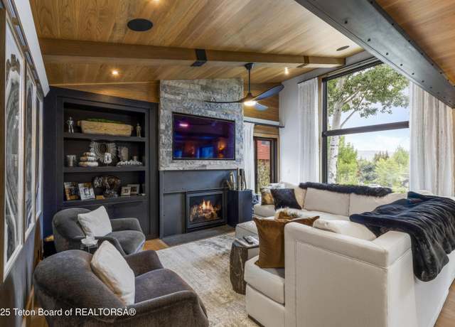 Property at 440 Henley Rd, Jackson, WY 83001, 3 beds, 2.5 baths