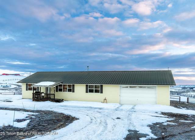 Property at 7 S Sioux Trl, Boulder, WY 82923, 3 beds, 2 baths