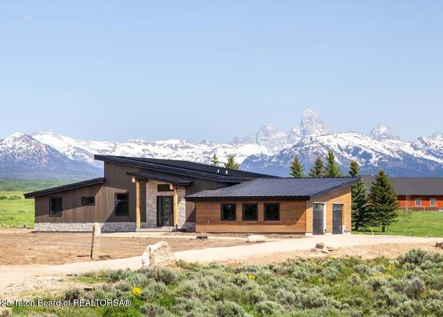 Property at 9475 Buck Town Blvd, Tetonia, ID 83452, 5 beds, 3.5 baths