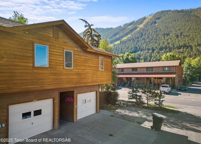 Property at 207 W Snow King Ave, Jackson, WY 83001, 2 beds, 2 baths
