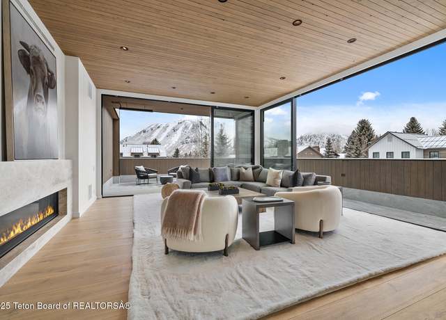 Property at 85 N Gros Ventre St, Jackson, WY 83001, 4 beds, 4.5 baths