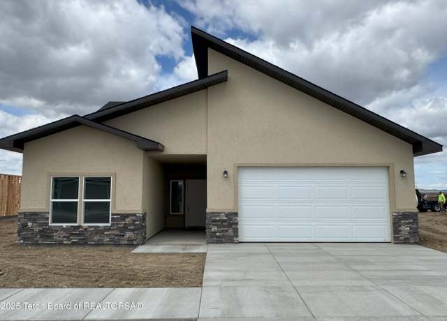 Property at 1622 Wrangler Way, Pinedale, WY 82941, 3 beds, 2 baths