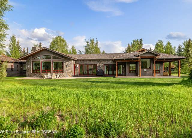 Property at 735 E Wild Rye Dr, Jackson, WY 83001, 4 beds, 4 baths