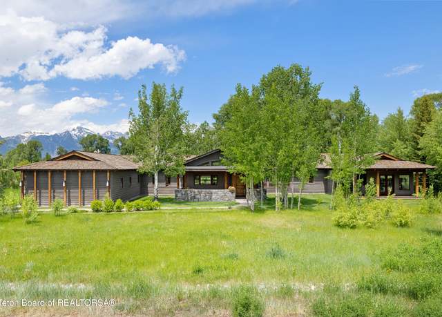 Property at 735 E Wild Rye Dr, Jackson, WY 83001, 4 beds, 4 baths