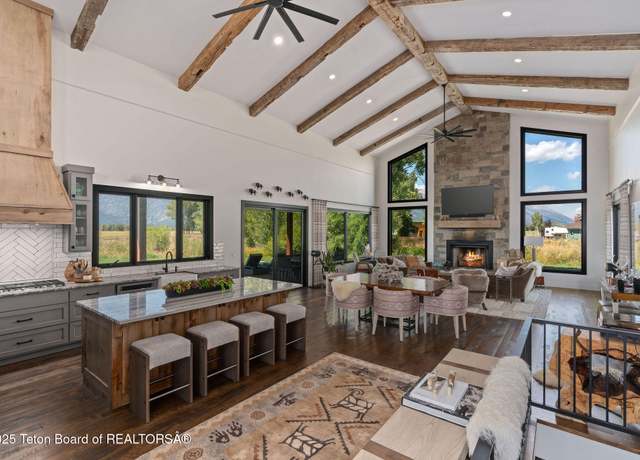 Property at 750 Ponderosa Dr, Jackson, WY 83001, 4 beds, 5 baths