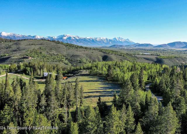 Property at 3625 W Highland Trl, Wilson, WY 83014