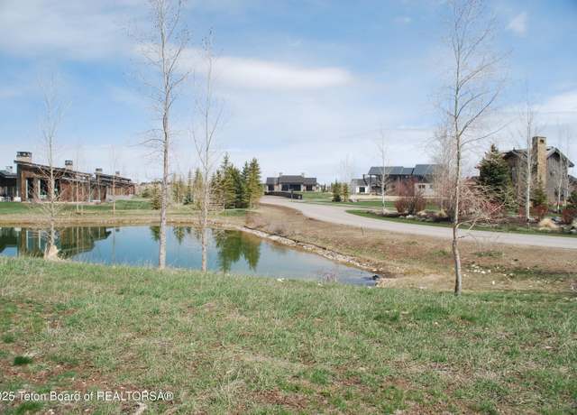 Property at 950 Bunchberry Ct, Driggs, ID 83422