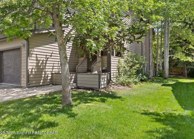 Property at 490 E Pearl Ave, Jackson, WY 83001, 4 beds, 3.5 baths
