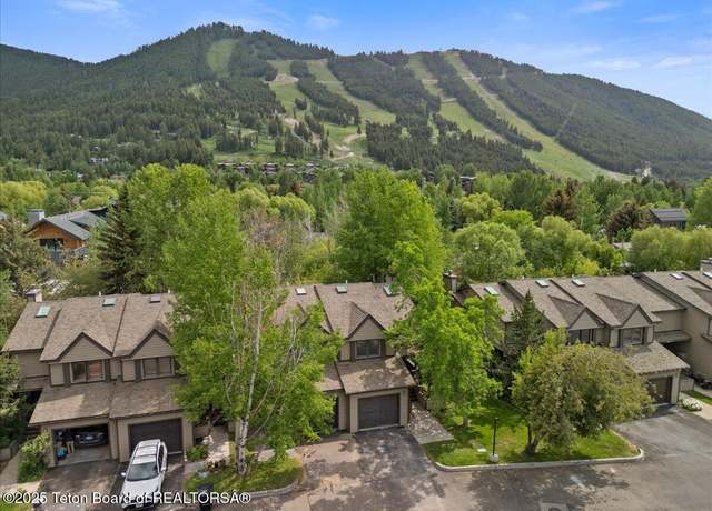 Property at 490 E Pearl Ave, Jackson, WY 83001, 4 beds, 3.5 baths