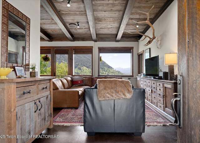 Property at 1023 Budge Dr, Jackson, WY 83001, 5 beds, 4.5 baths
