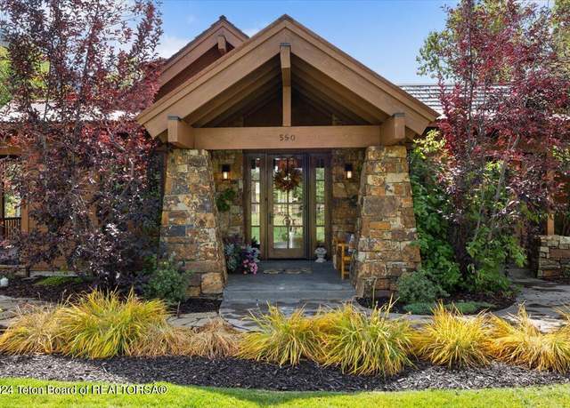 Property at 590 W Lodge Cottage Dr, Jackson, WY 83001, 4 beds, 4.5 baths