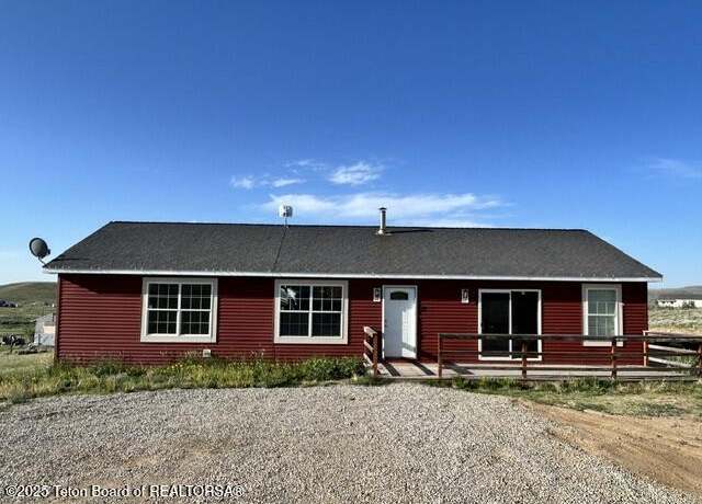 Property at 17 S Sioux Trl, Boulder, WY 82923, 3 beds, 2 baths