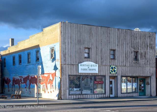 Property at 21 E Pine St, Pinedale, WY 82941, 5 beds, 2 baths