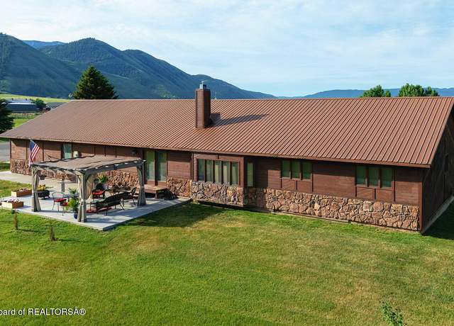 Property at 630 Lincoln St, Afton, WY 83110, 3 beds, 2.5 baths