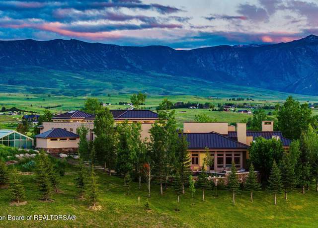 Property at 21 Eagle Dr, Sheridan, WY 82801, 5 beds, 4.5 baths