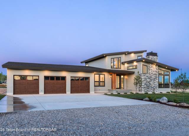 Property at 14 Carmichael Loop, Pinedale, WY 82941, 3 beds, 2.5 baths