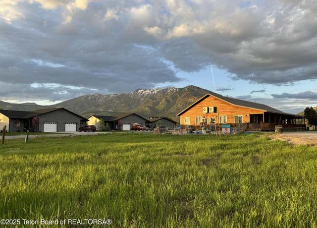 Property at 270 River Cir, Alpine, WY 83128