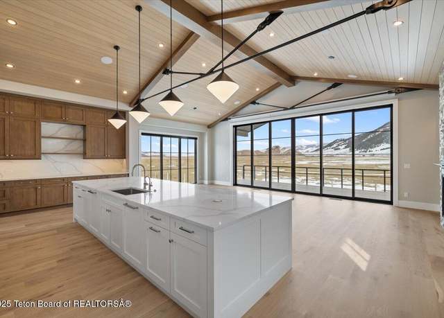 Property at 344 Hidden Dr, Jackson, WY 83001, 3 beds, 4.5 baths