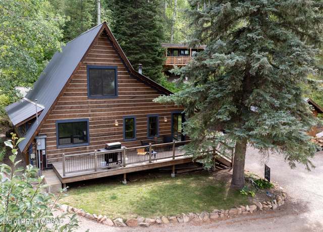 Property at 185 Stoor Dr, Alpine, WY 83128, 3 beds, 2 baths