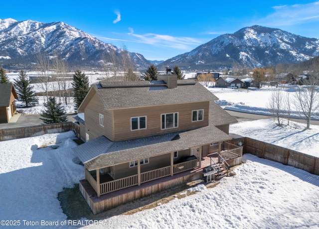 Property at 708 Palisades Ln, Alpine, WY 83128, 3 beds, 2 baths