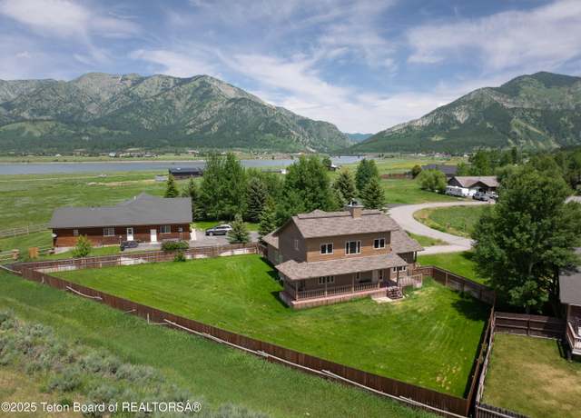 Property at 708 Palisades Ln, Alpine, WY 83128, 3 beds, 2 baths