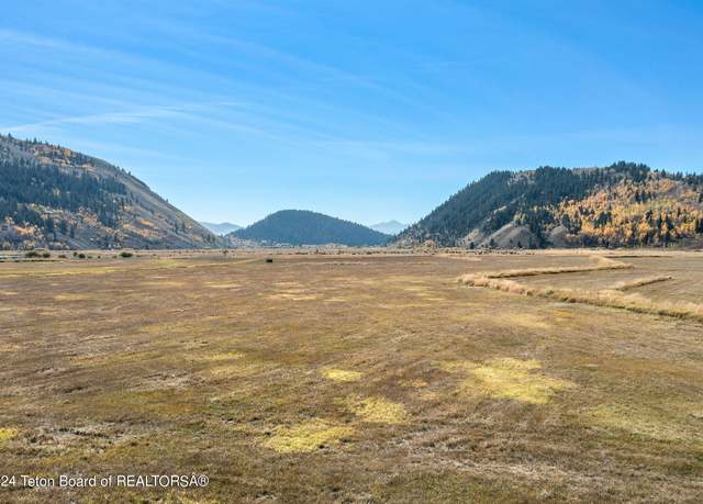 Property at 955 Red Tail Butte Rd, Jackson, WY 83001