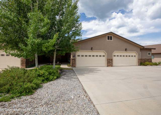 Property at 317 Cedar Dr, Thayne, WY 83127, 2 beds, 2 baths