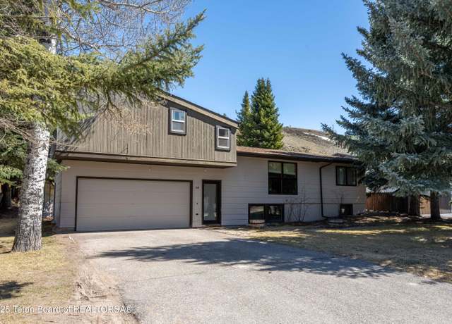 Property at 40 Nelson Dr, Jackson, WY 83001, 3 beds, 2.5 baths
