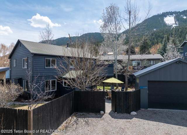 Property at 625 Cache Creek Dr, Jackson, WY 83001, 3 beds, 2 baths