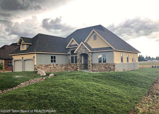 Property at 120 Baywood Dr, Driggs, ID 83422, 3 beds, 2 baths