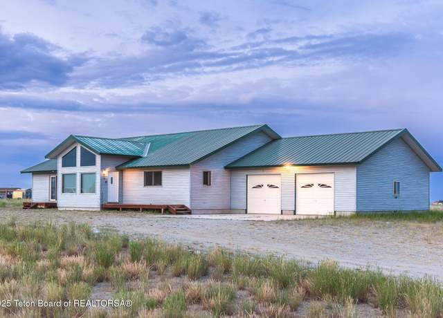 Property at 12 Osage Trl, Boulder, WY 82923, 3 beds, 2 baths