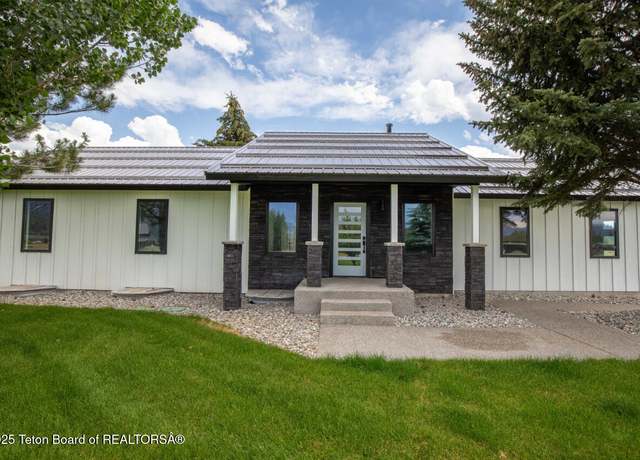Property at 149 Larkspur Cir, Alpine, WY 83128, 6 beds, 3 baths