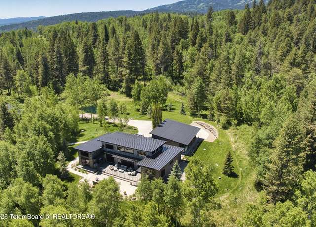 Property at 440 Granite Dr, Alpine, WY 83128, 6 beds, 2 baths