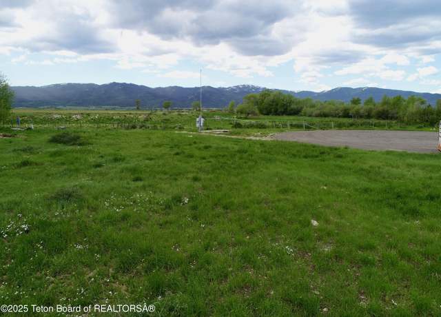 Property at 8082 Cutthroat Ln, Victor, ID 83455