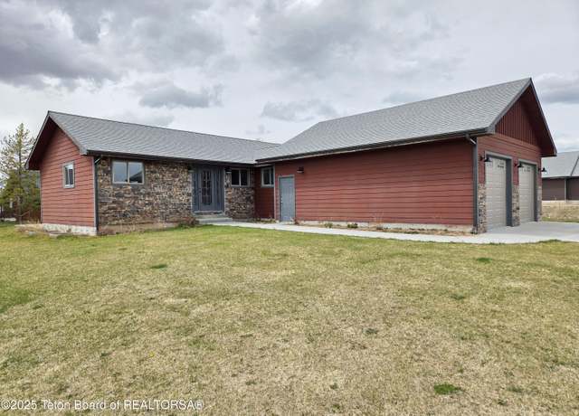 Property at 532 Palisade Trl, Driggs, ID 83422, 8 beds, 3 baths