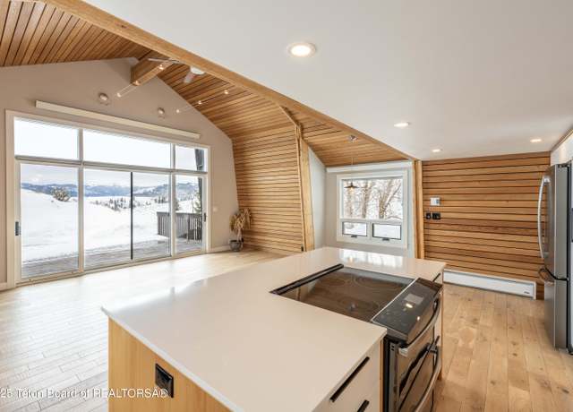 Property at 1710 E Porcupine Rd, Jackson, WY 83001, 3 beds, 2 baths
