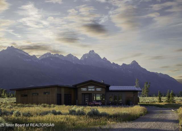 Property at 580 Moulton Rd, Jackson, WY 83001, 3 beds, 3.5 baths