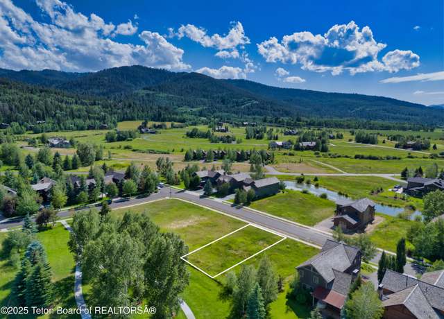 Property at 105 Moulton Ln, Victor, ID 83455