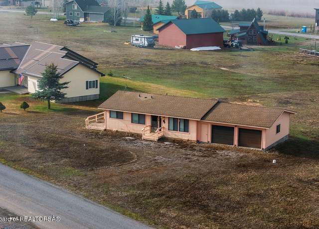 Property at 434 Alta Dr, Star Valley Ranch, WY 83127, 2 beds, 2 baths