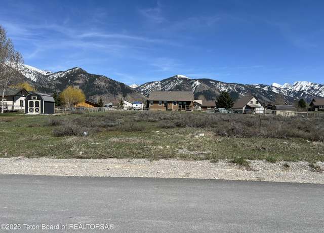 Property at 31 Brambleberry Dr, Star Valley Ranch, WY 83127