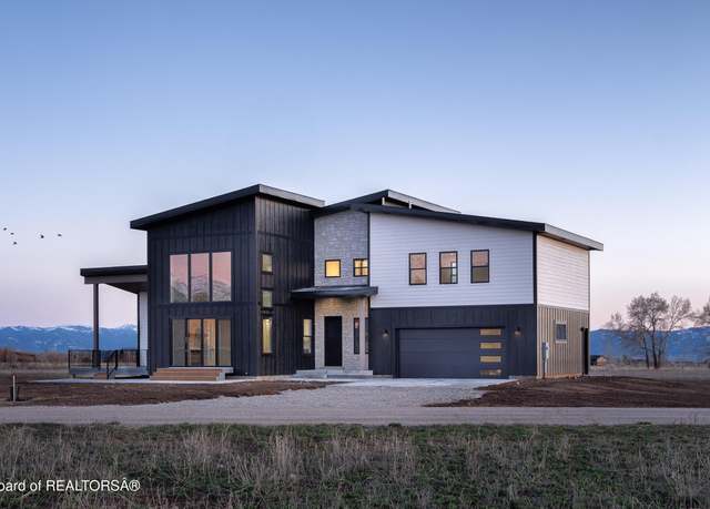 Property at 1339 Whitetail Dr, Driggs, ID 83422, 4 beds, 3.5 baths
