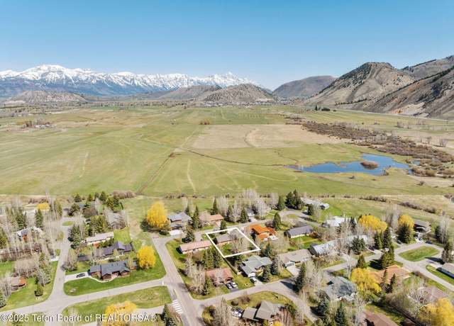 Property at 1780 W Pack Saddle Dr, Jackson, WY 83001, 3 beds, 2 baths
