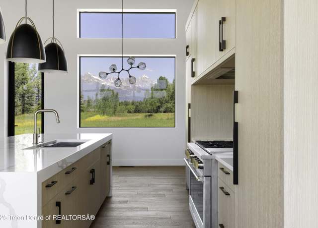 Property at 175 Huckleberry Dr, Jackson, WY 83001, 5 beds, 5.5 baths
