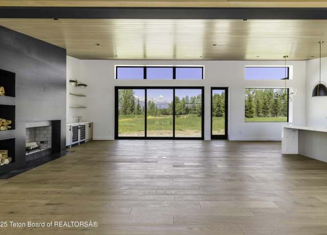Property at 175 Huckleberry Dr, Jackson, WY 83001, 5 beds, 5.5 baths