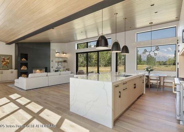 Property at 175 Huckleberry Dr, Jackson, WY 83001, 5 beds, 5.5 baths